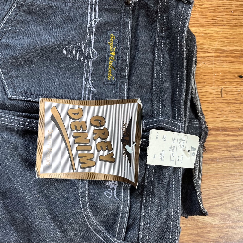 Jeans - Picture 10 of 11